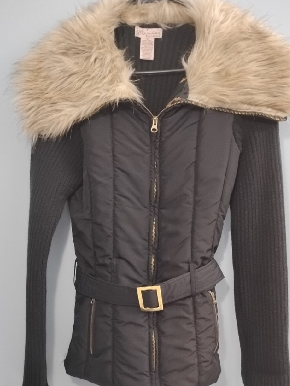 Women's Black Quilted Puffer Jacket with Beige Faux Fur Collar - Picture 3 of 5